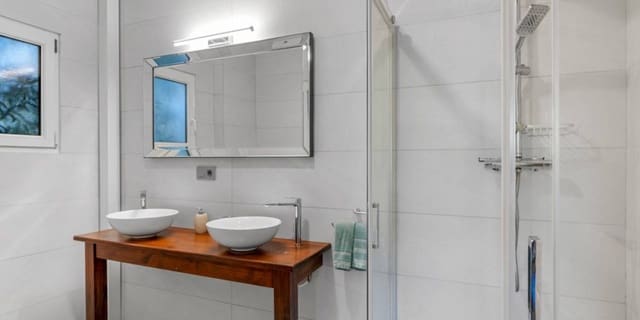 10 sypialnia Willa na sprzedaż w Los Montesinos z basenem garażem - 995 000 € (Ref: 9426149)