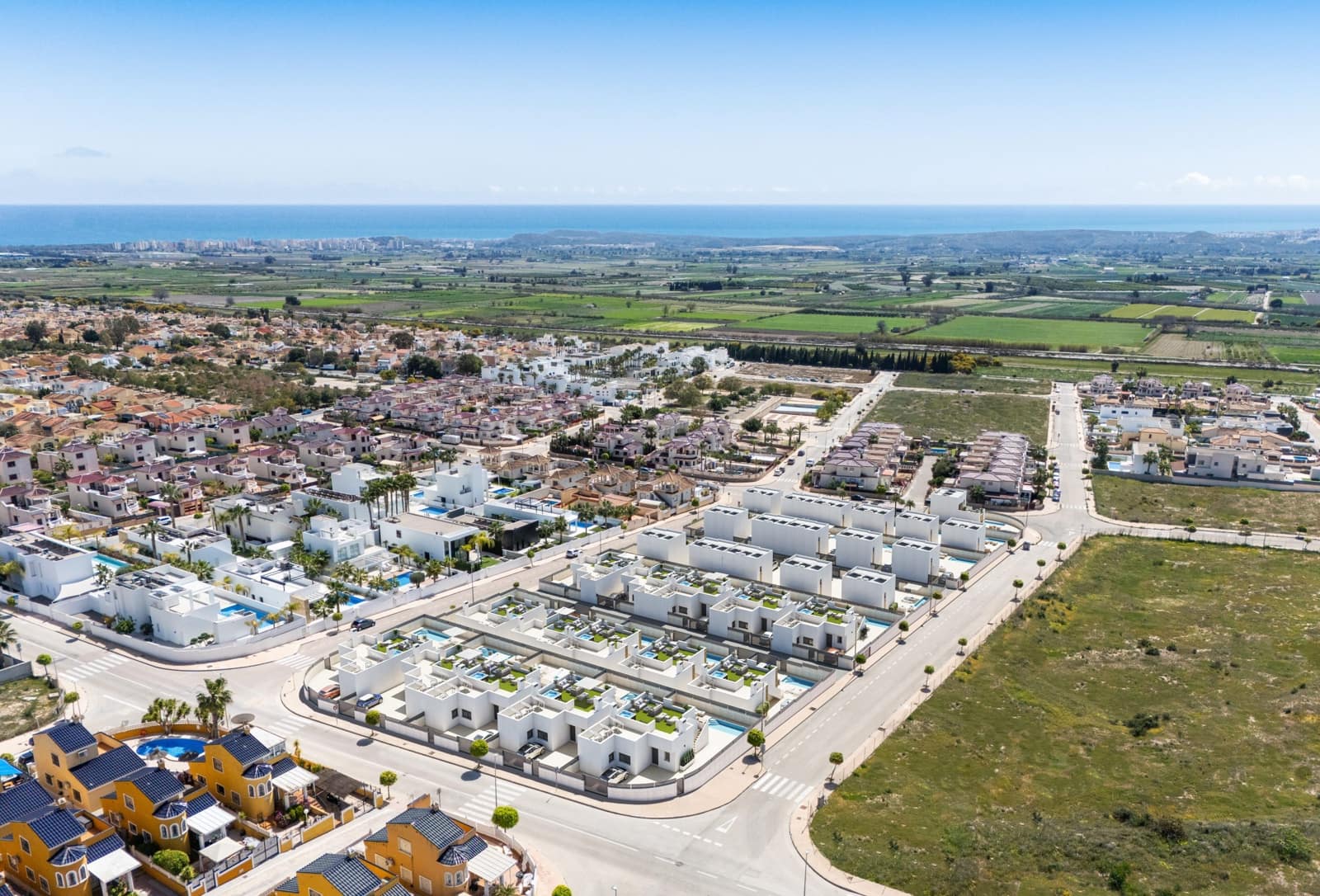 3 soveværelse Villa til salg i La Marina med swimmingpool garage - € 392.000 (Ref: 9426152)