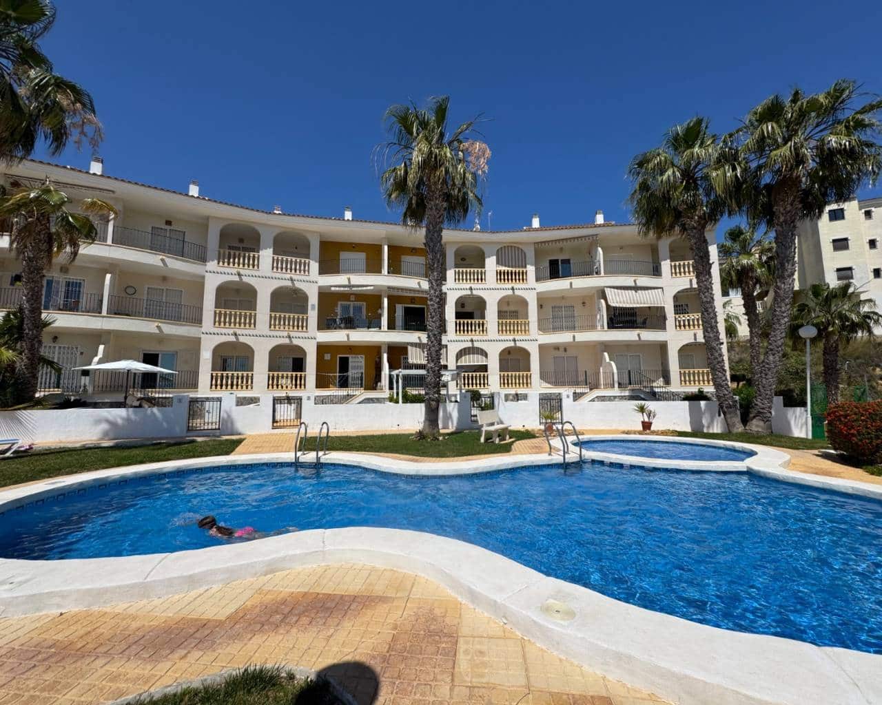 2 soveværelse Lejlighed til salg i Ciudad Quesada med swimmingpool garage - € 175.000 (Ref: 9426153)