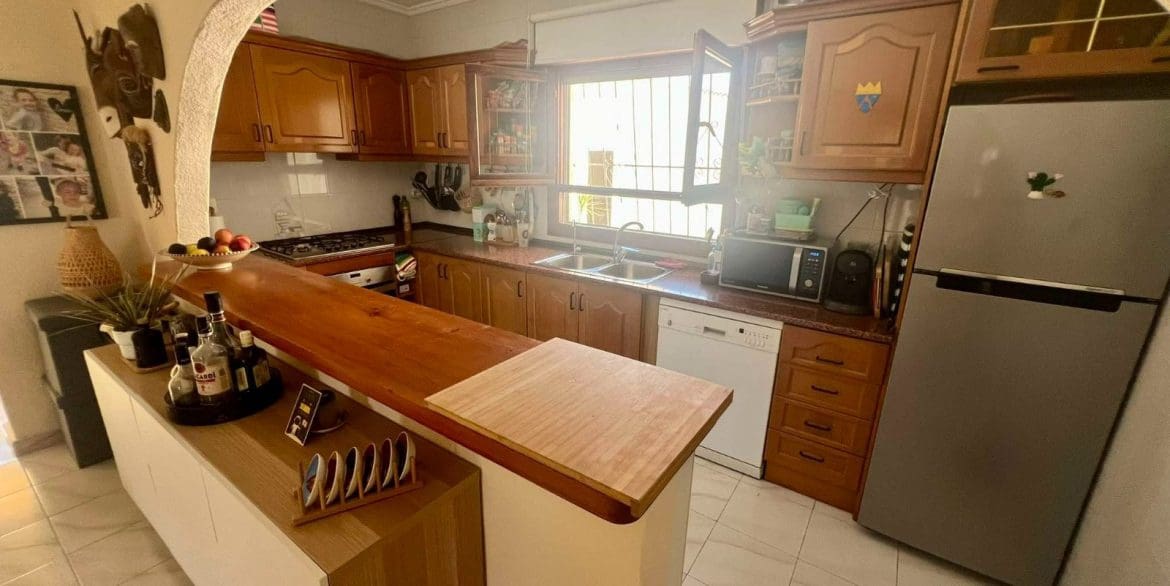 5 soveværelse Villa til salg i Benijofar med swimmingpool - € 475.000 (Ref: 9426154)