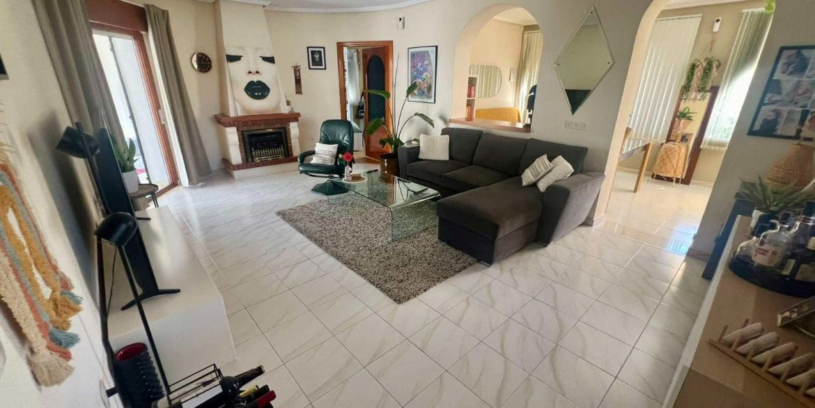 5 soveværelse Villa til salg i Benijofar med swimmingpool - € 475.000 (Ref: 9426154)