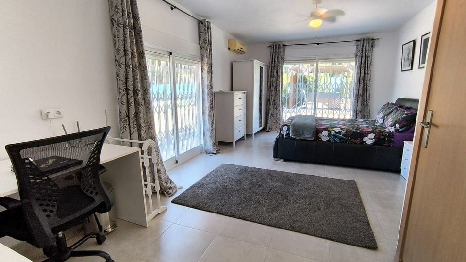 5 soveværelse Villa til salg i Benijofar med swimmingpool - € 475.000 (Ref: 9426154)