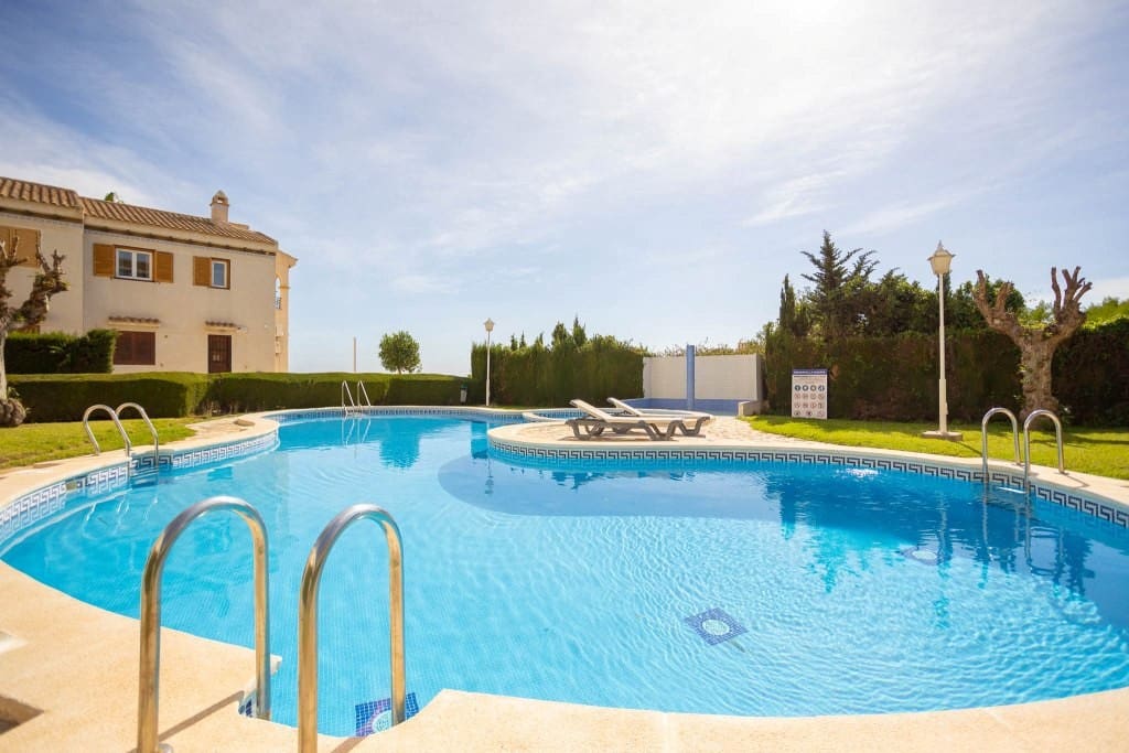 3 bedroom Apartment for sale in La Mata with pool - € 205,000 (Ref: 9429047)