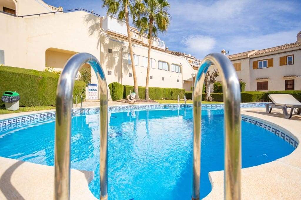 3 bedroom Apartment for sale in La Mata with pool - € 205,000 (Ref: 9429047)
