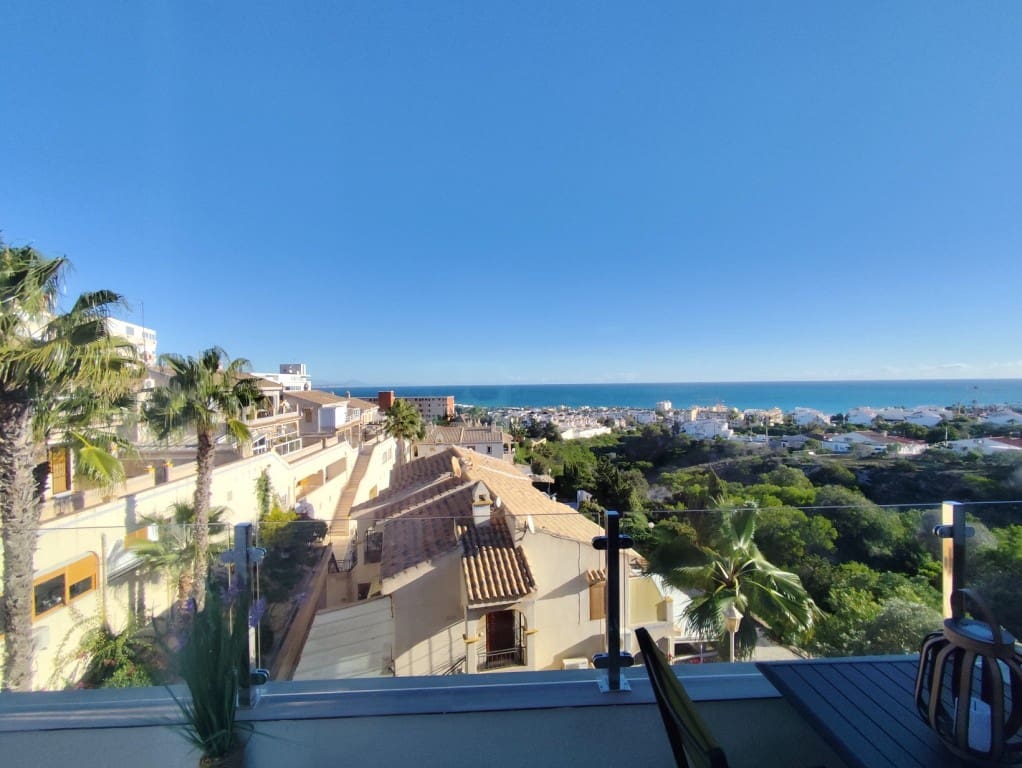 2 soveværelse Lejlighed til salg i La Mata med swimmingpool - € 179.999 (Ref: 9429051)