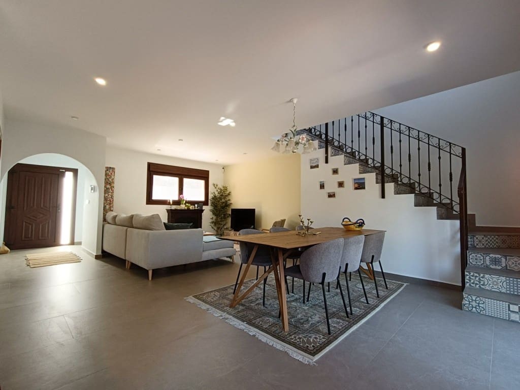 5 bedroom Villa for sale in Pinar de Campoverde - € 785,000 (Ref: 9429053)