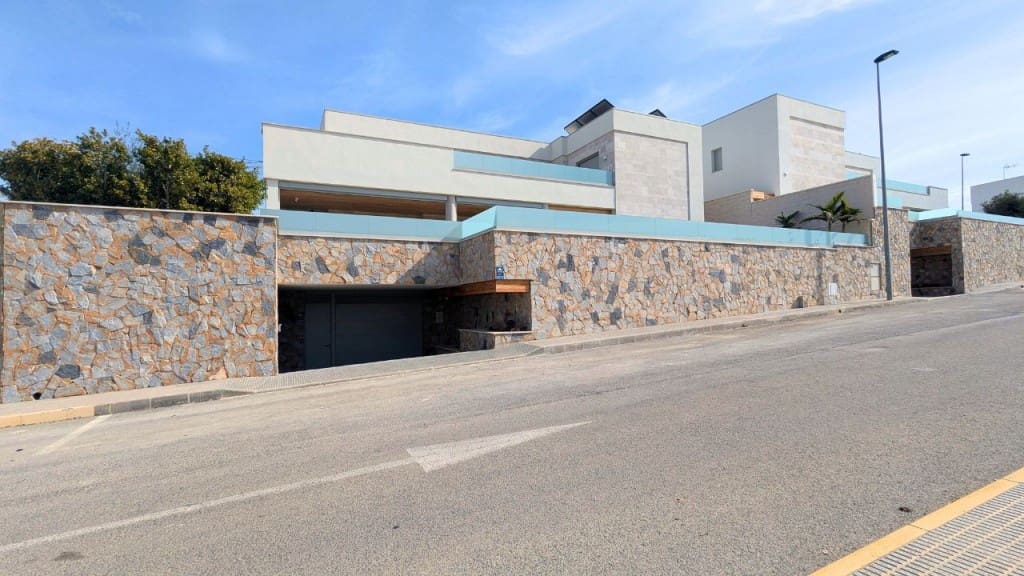 4 bedroom Villa for sale in Benijofar - € 1,495,000 (Ref: 9429057)