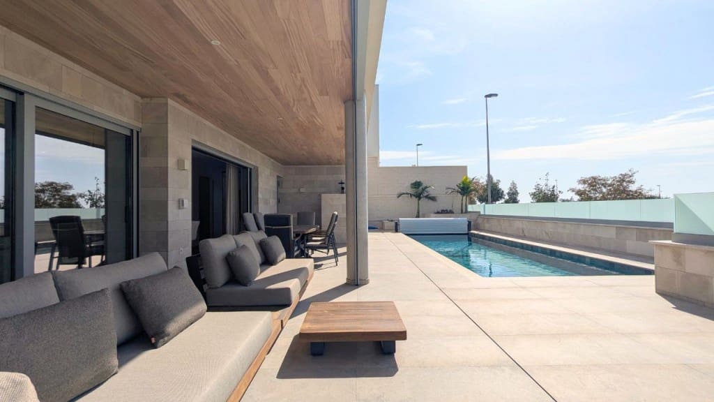 4 bedroom Villa for sale in Benijofar - € 1,495,000 (Ref: 9429057)