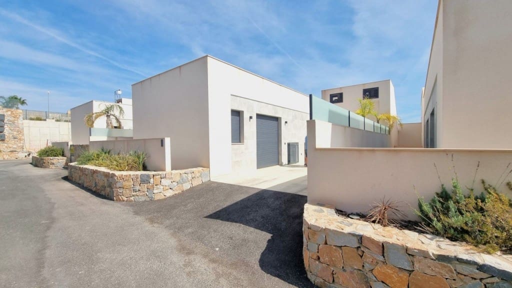 4 bedroom Villa for sale in Rojales - € 660,000 (Ref: 9429061)