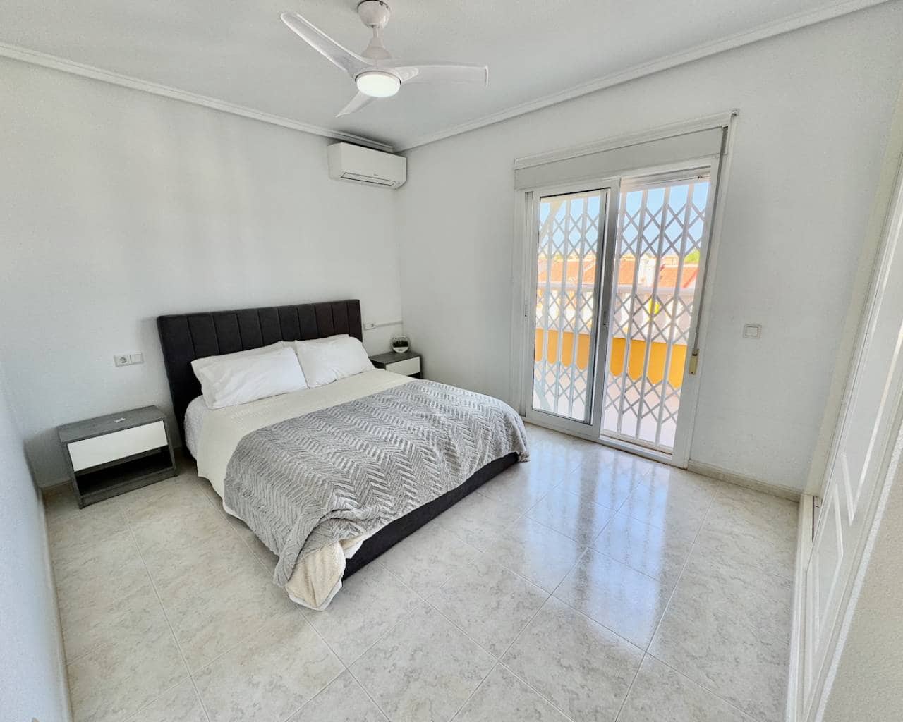 Chalet de 3 habitaciones en Ciudad Quesada en venta con piscina garaje - 213.000 € (Ref: 9445534)