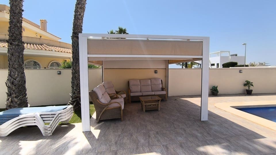 4 bedroom Villa for sale in Ciudad Quesada with pool - € 674,950 (Ref: 9488552)