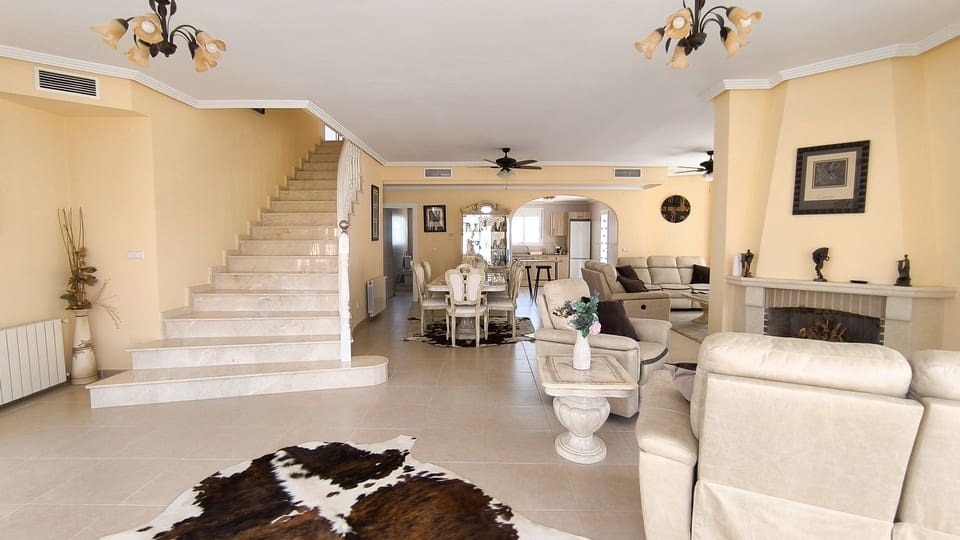 4 soverom Villa til salgs i Ciudad Quesada med svømmebasseng - € 674 950 (Ref: 9488552)