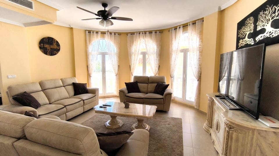 4 soverom Villa til salgs i Ciudad Quesada med svømmebasseng - € 674 950 (Ref: 9488552)