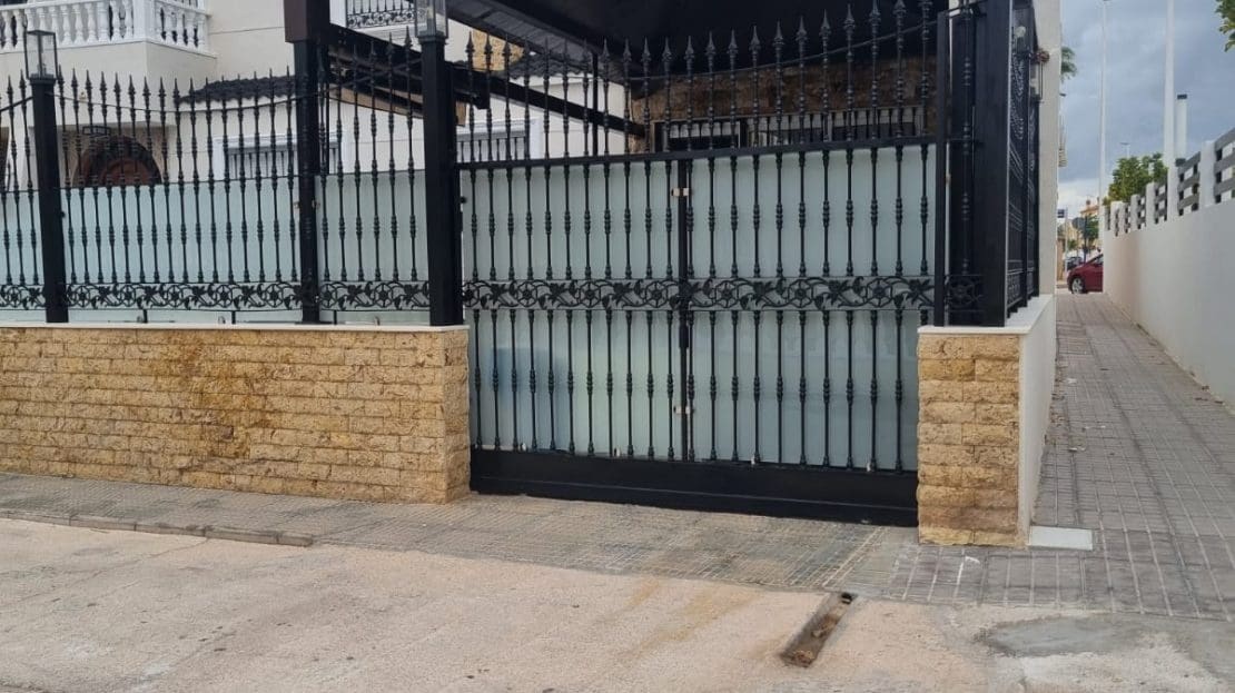 4 camera da letto Villetta Bifamiliare in vendita in La Zenia con piscina - 359.000 € (Rif: 9496711)