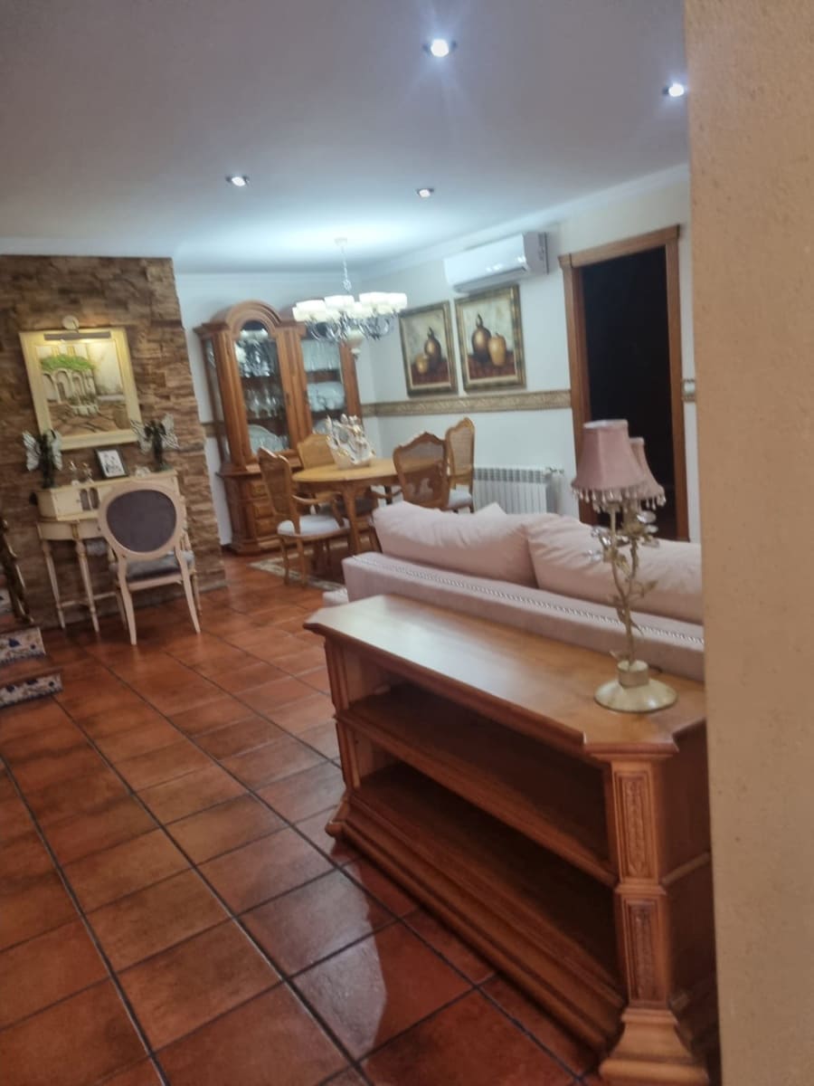 4 slaapkamer Halfvrijstaande villa te koop in La Zenia met zwembad - € 359.000 (Ref: 9496711)
