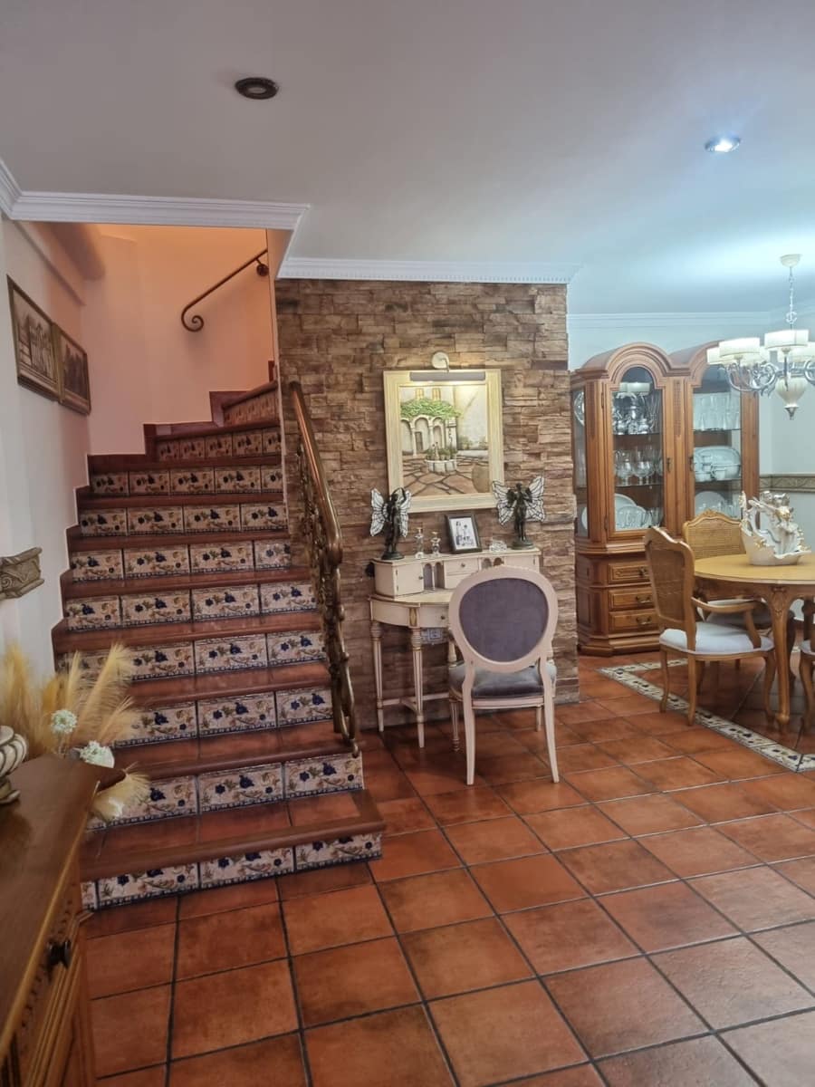 4 slaapkamer Halfvrijstaande villa te koop in La Zenia met zwembad - € 359.000 (Ref: 9496711)