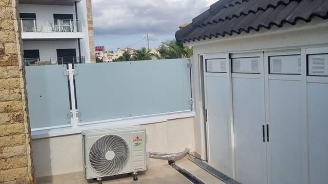 4 sypialnia Dom blizniak na sprzedaż w La Zenia, Orihuela z basenem - 359 000 € (Ref: 9496711)