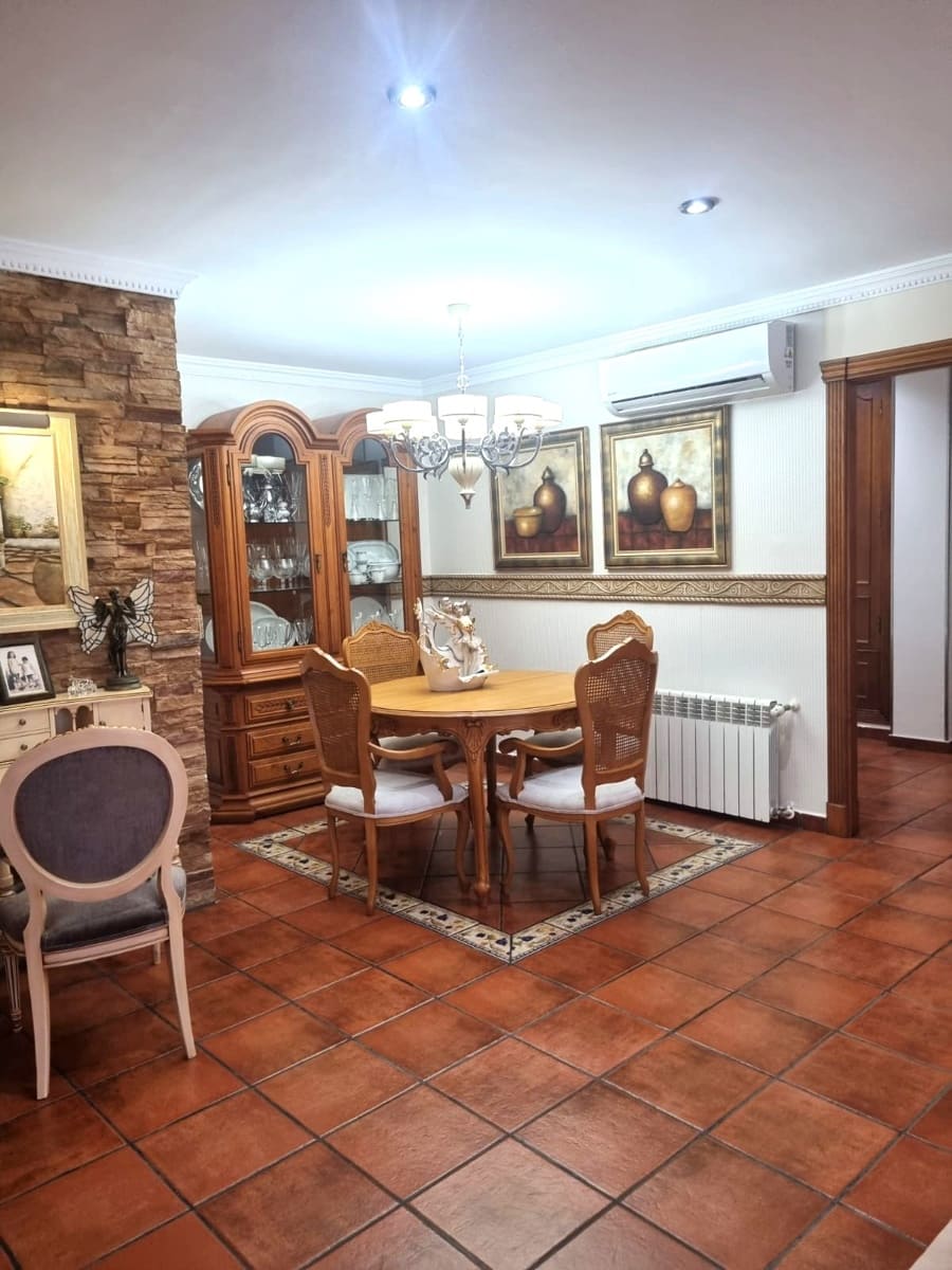 4 slaapkamer Halfvrijstaande villa te koop in La Zenia met zwembad - € 359.000 (Ref: 9496711)