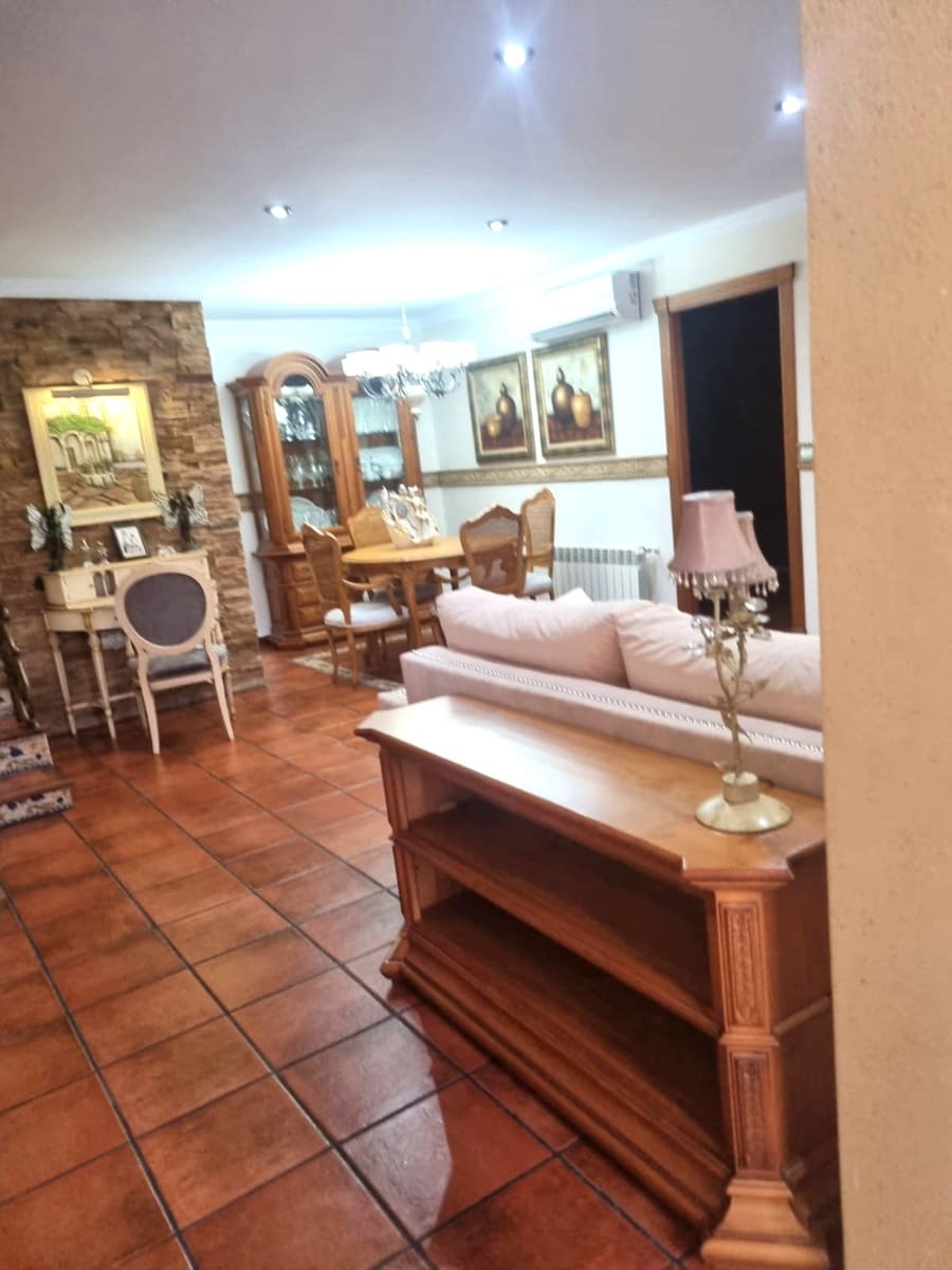 4 slaapkamer Halfvrijstaande villa te koop in La Zenia met zwembad - € 359.000 (Ref: 9496711)