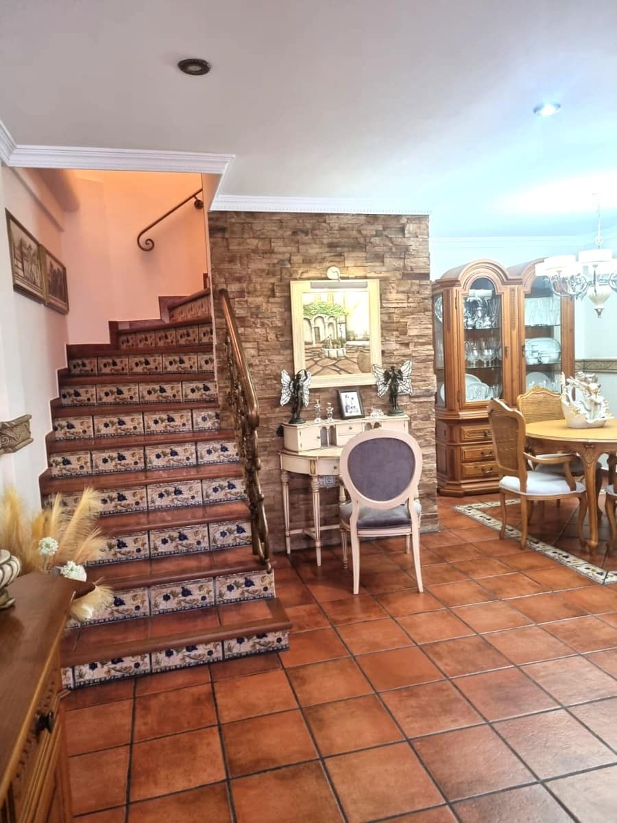 4 slaapkamer Halfvrijstaande villa te koop in La Zenia met zwembad - € 359.000 (Ref: 9496711)