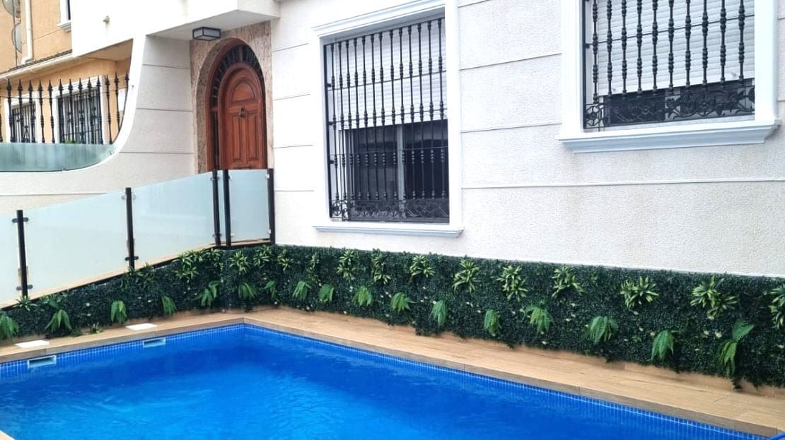 4 slaapkamer Halfvrijstaande villa te koop in La Zenia met zwembad - € 359.000 (Ref: 9496711)