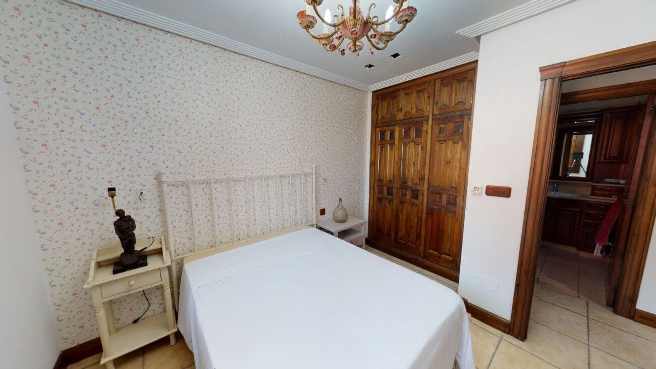 6 bedroom Villa for sale in Catral - € 780,000 (Ref: 9503878)