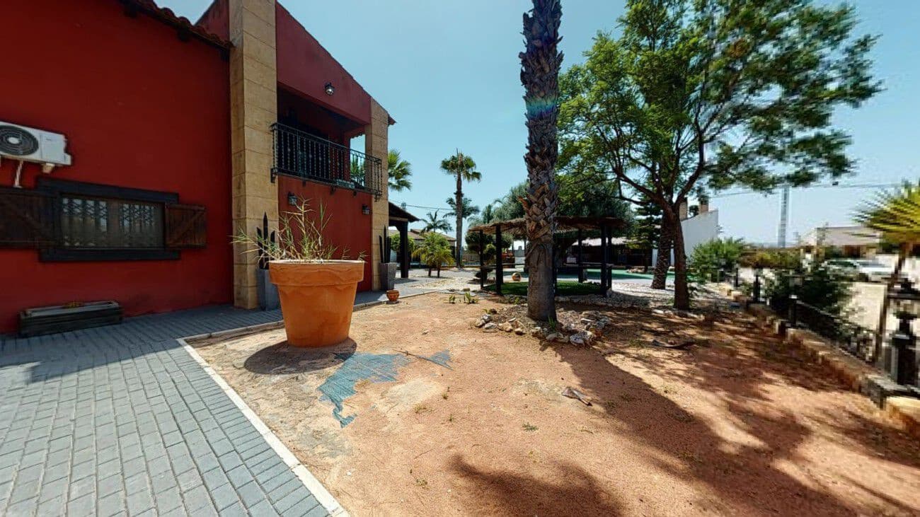 6 bedroom Villa for sale in Catral - € 780,000 (Ref: 9503878)