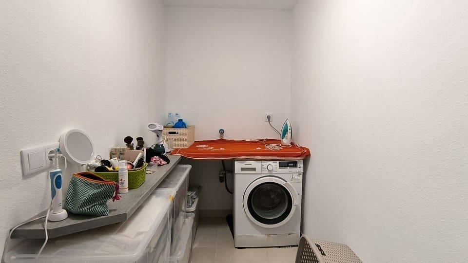 3 soveværelse Villa til salg i Torrevieja med swimmingpool garage - € 339.950 (Ref: 9506953)