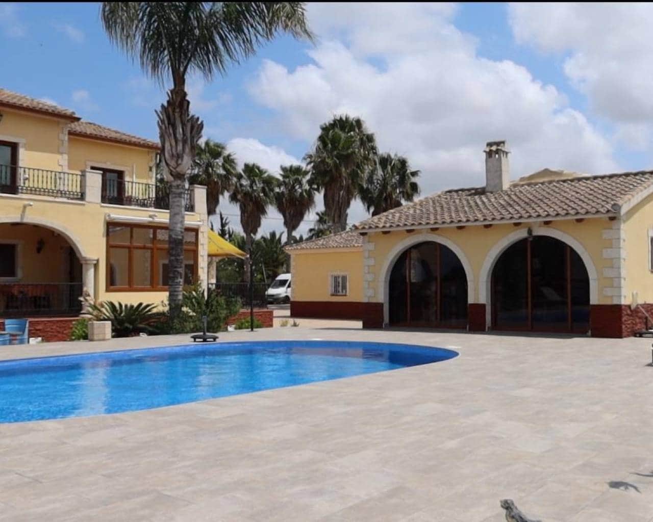 4 bedroom Villa for sale in Orihuela with pool garage - € 950,000 (Ref: 9510287)