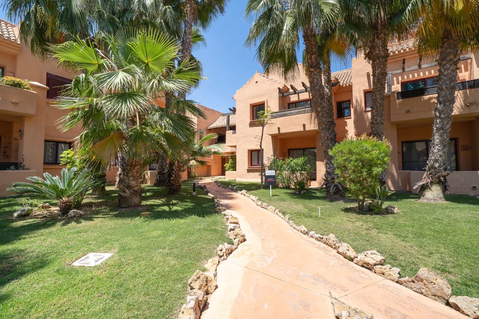 3 bedroom Apartment for sale in Los Alcazares with garage - € 270,000 (Ref: 9511487)