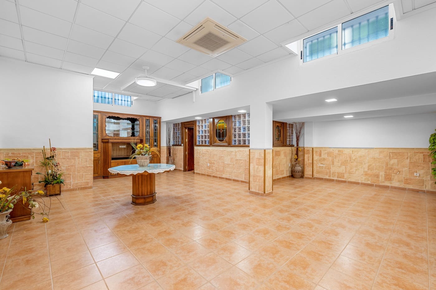 4 sypialnia Willa na sprzedaż w Torrevieja z garażem - 960 000 € (Ref: 9511519)