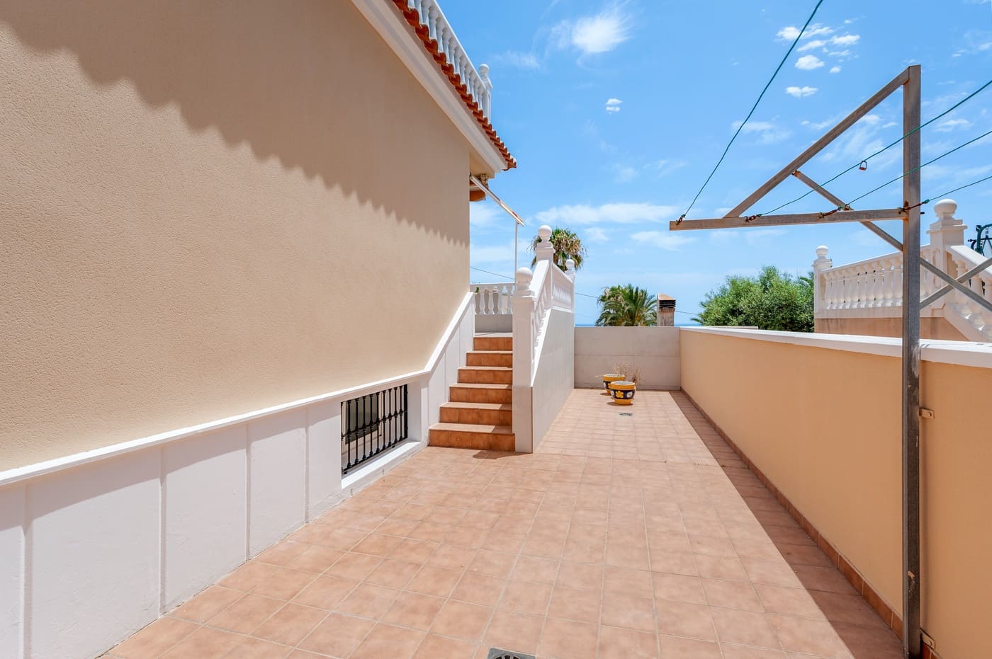 4 sypialnia Willa na sprzedaż w Torrevieja z garażem - 960 000 € (Ref: 9511519)