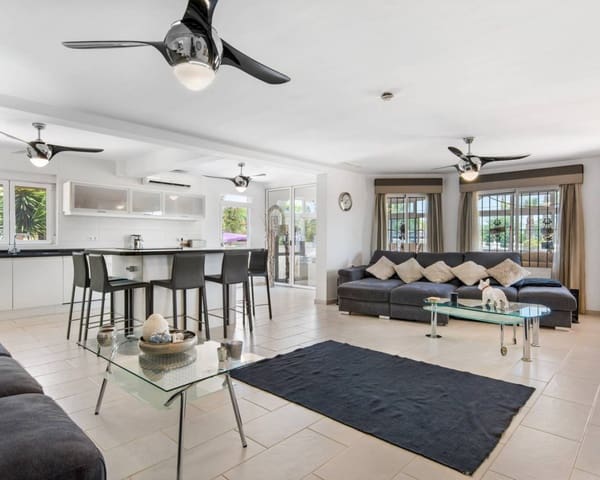 4 sovrum Finca/Hus på landet till salu i Catral med pool garage - 565 000 € (Ref: 9553182)
