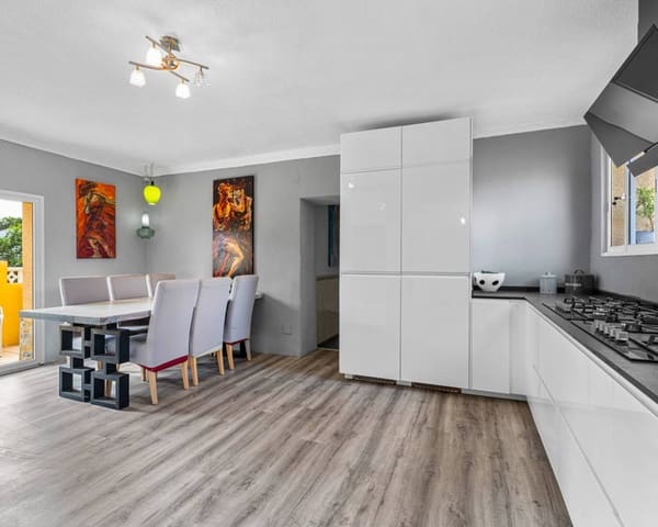 3 sypialnia Willa na sprzedaż w Los Montesinos z basenem garażem - 1 200 000 € (Ref: 9578260)