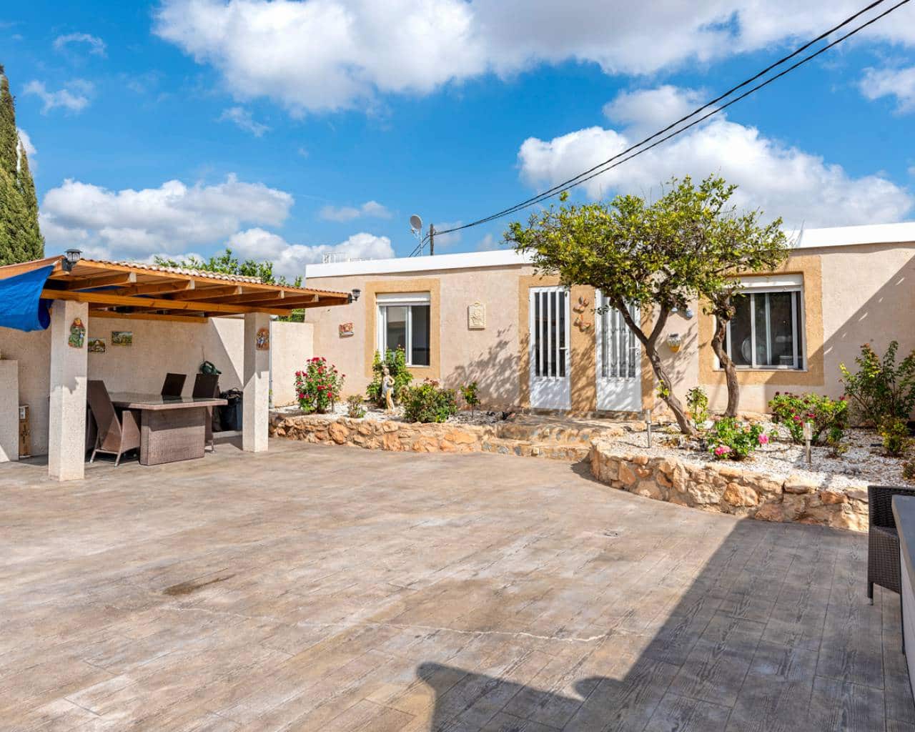 3 bedroom Villa for sale in Los Montesinos with pool garage - € 1,200,000 (Ref: 9578260)