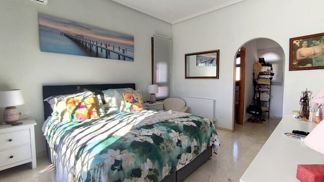 3 bedroom Villa for sale in Algorfa with pool garage - € 365,000 (Ref: 9584654)