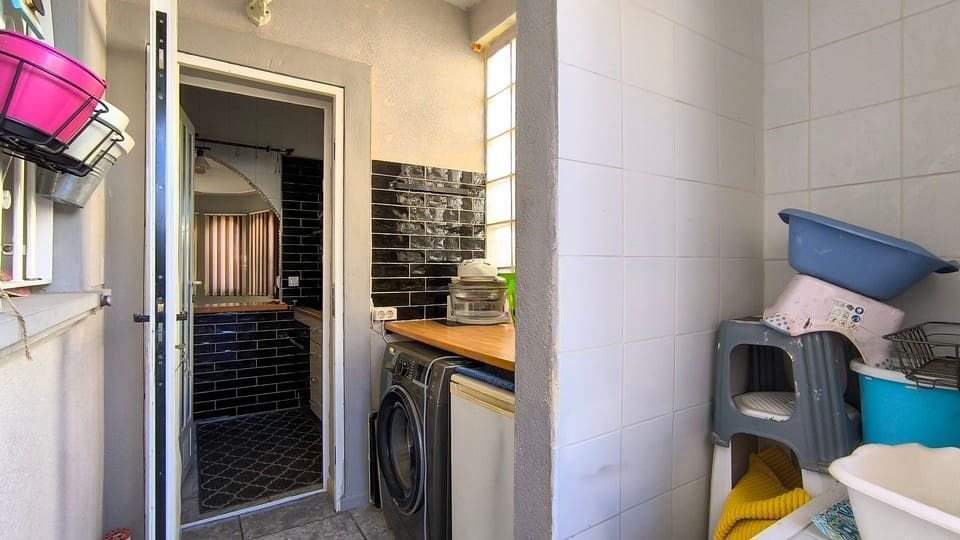 3 bedroom Villa for sale in Lo Crispin with pool garage - € 207,000 (Ref: 9585045)