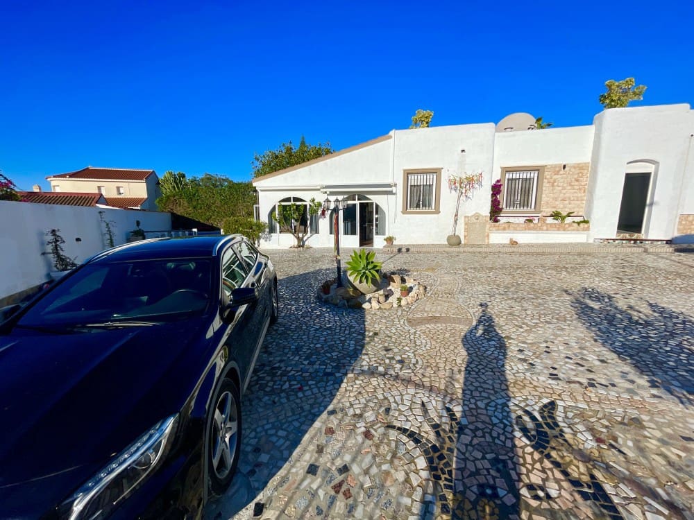 4 sypialnia Willa na sprzedaż w Ciudad Quesada z basenem garażem - 471 500 € (Ref: 9602395)