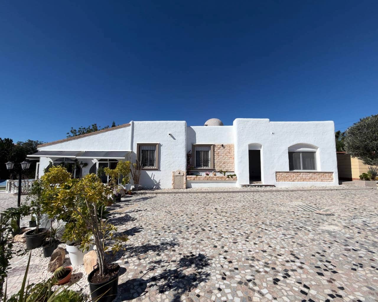 3 sypialnia Willa na sprzedaż w Ciudad Quesada z basenem garażem - 420 000 € (Ref: 9627036)