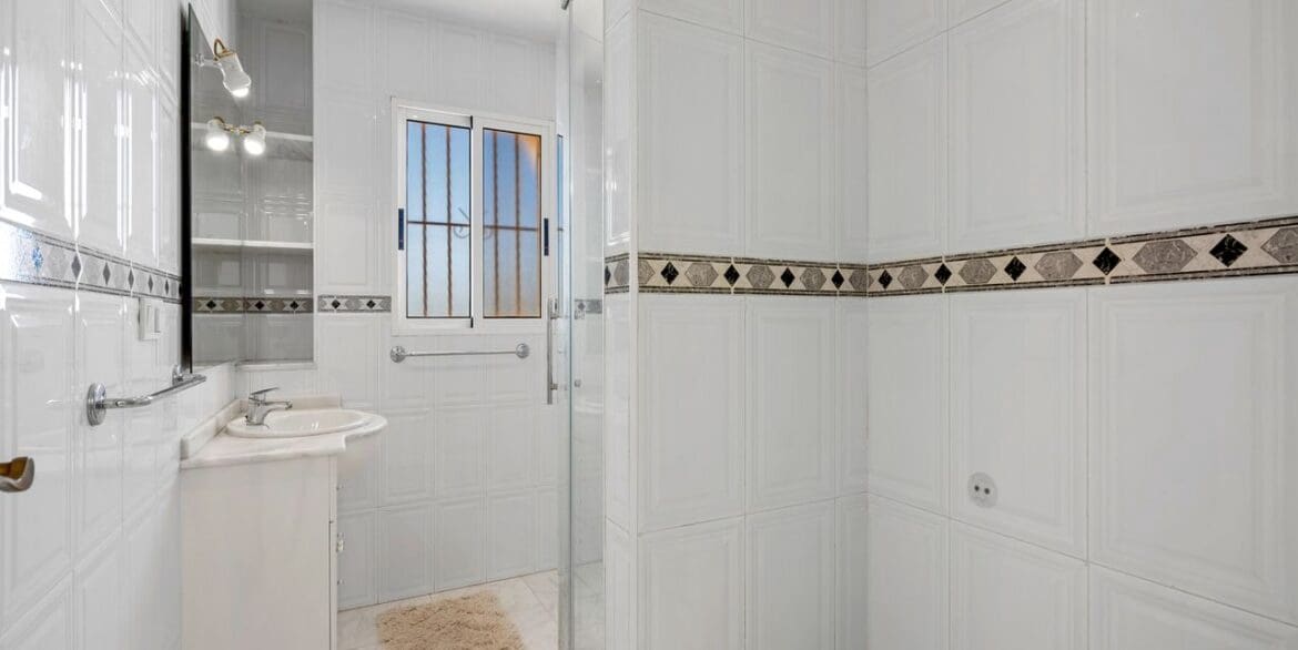 3 bedroom Villa for sale in Benijofar with pool garage - € 255,000 (Ref: 9632693)