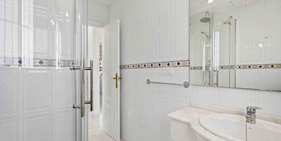 3 bedroom Villa for sale in Benijofar with pool garage - € 255,000 (Ref: 9632693)