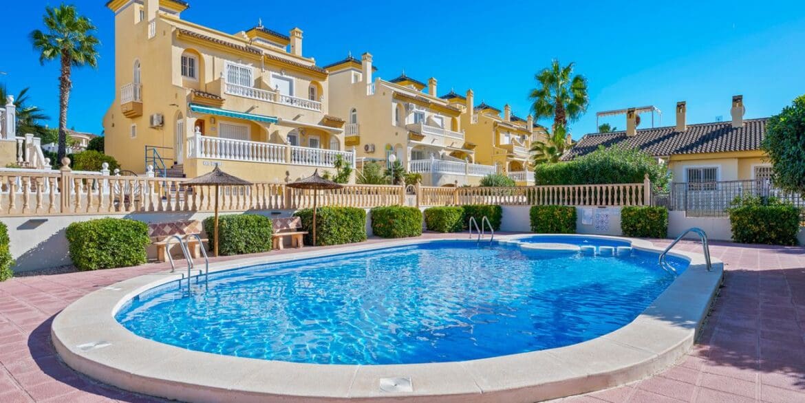 3 bedroom Villa for sale in Benijofar with pool garage - € 255,000 (Ref: 9632693)