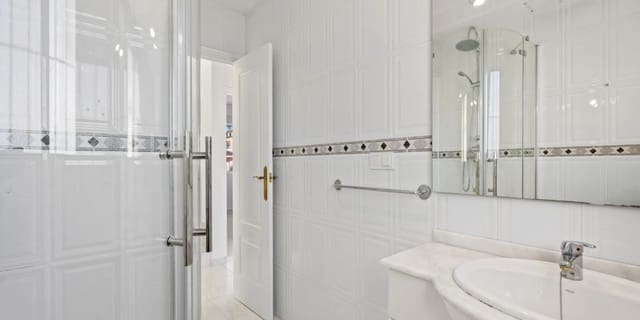 3 sypialnia Willa na sprzedaż w Benijófar z basenem garażem - 255 000 € (Ref: 9632693)