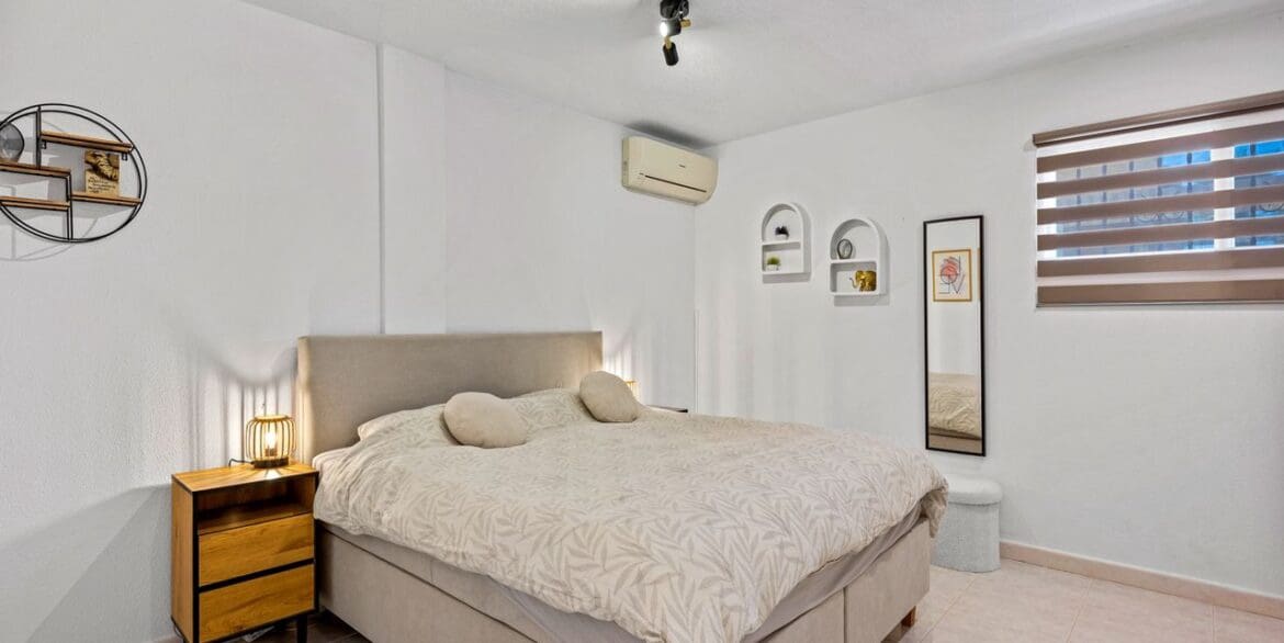 3 Zimmer Villa zu verkaufen in Benijofar mit Pool Garage - 255.000 € (Ref: 9632693)
