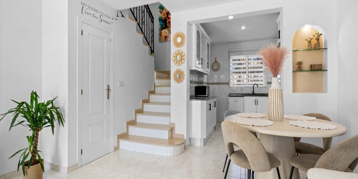3 Zimmer Villa zu verkaufen in Benijofar mit Pool Garage - 255.000 € (Ref: 9632693)