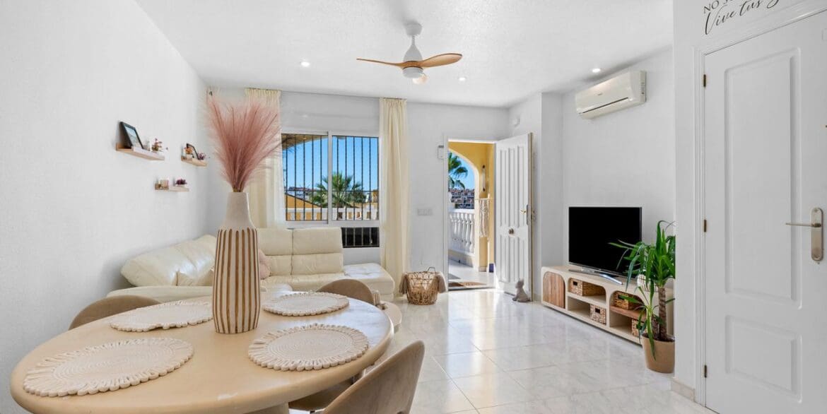3 Zimmer Villa zu verkaufen in Benijofar mit Pool Garage - 255.000 € (Ref: 9632693)