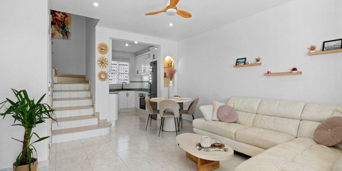3 Zimmer Villa zu verkaufen in Benijofar mit Pool Garage - 255.000 € (Ref: 9632693)