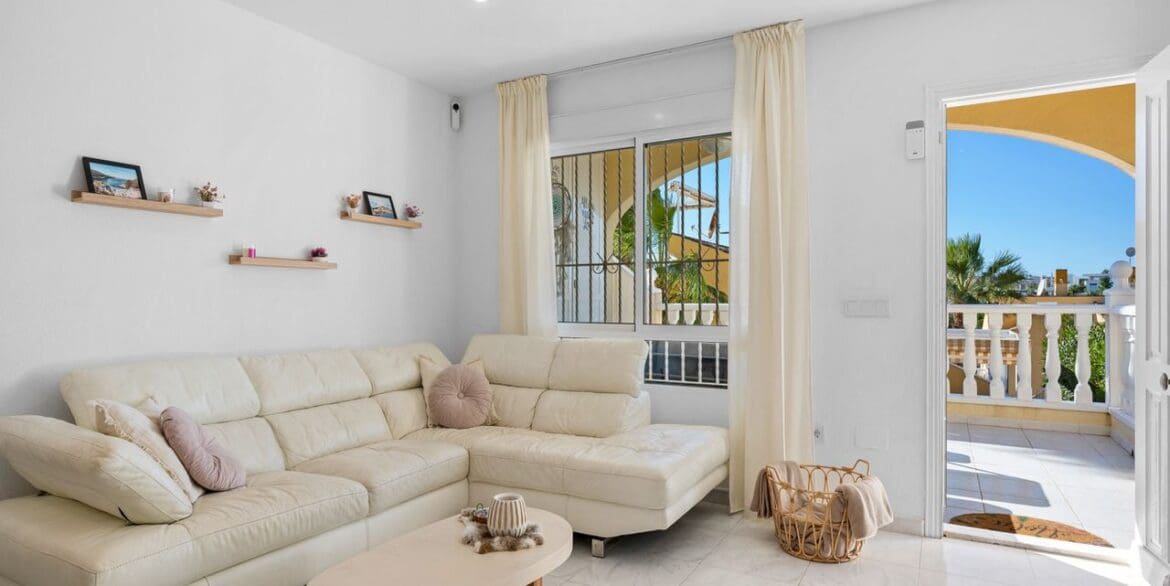 3 Zimmer Villa zu verkaufen in Benijofar mit Pool Garage - 255.000 € (Ref: 9632693)