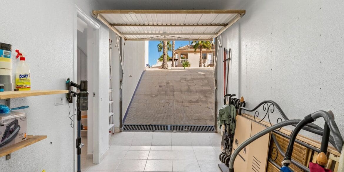 3 Zimmer Villa zu verkaufen in Benijofar mit Pool Garage - 255.000 € (Ref: 9632693)