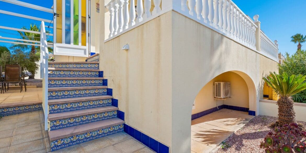 3 Zimmer Villa zu verkaufen in Benijofar mit Pool Garage - 255.000 € (Ref: 9632693)
